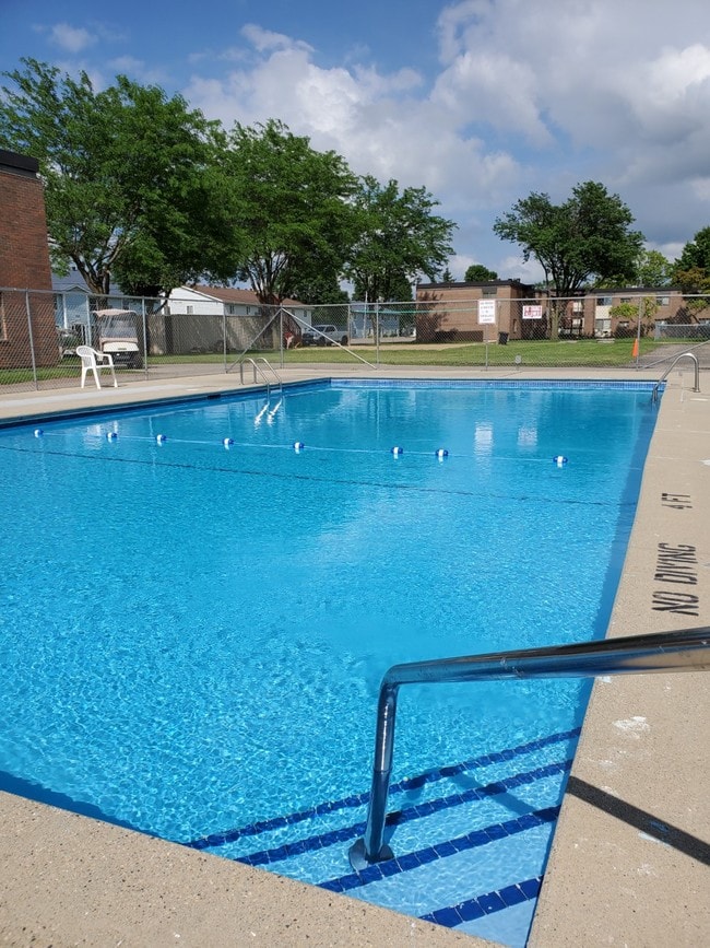 Highland Hills Apartments Mankato, MN