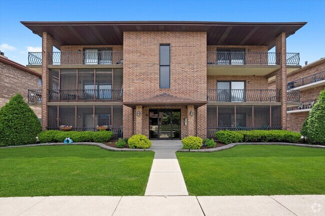 Building Photo - 16743 Paxton Ave Unit 3N Rental