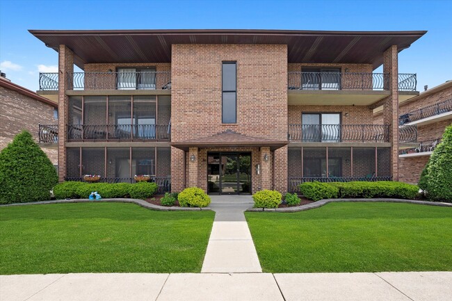 Photo - 16743 Paxton Ave Condo Unit 3N