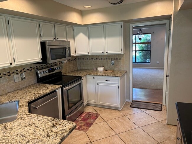 Photo - Beautifully Spacious Home in Warr Acres wi...