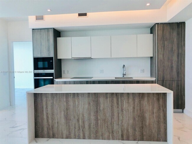 Photo - 2900 NE 7th Ave Unit 2404