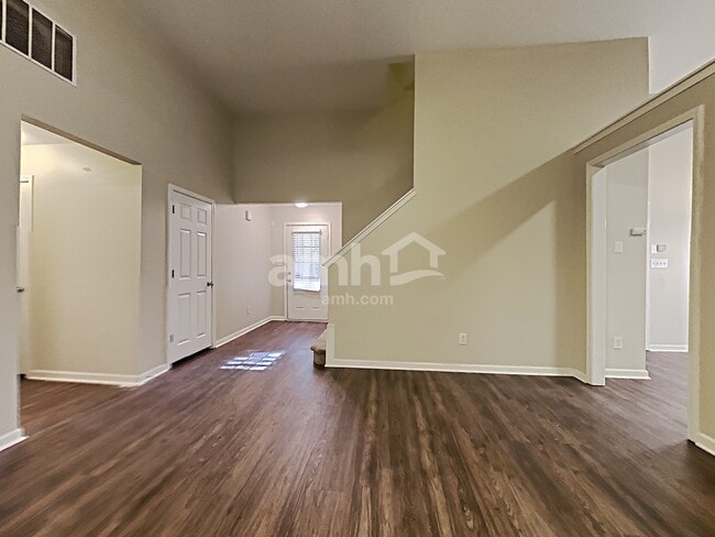 Photo - 2617 Woodford Ln