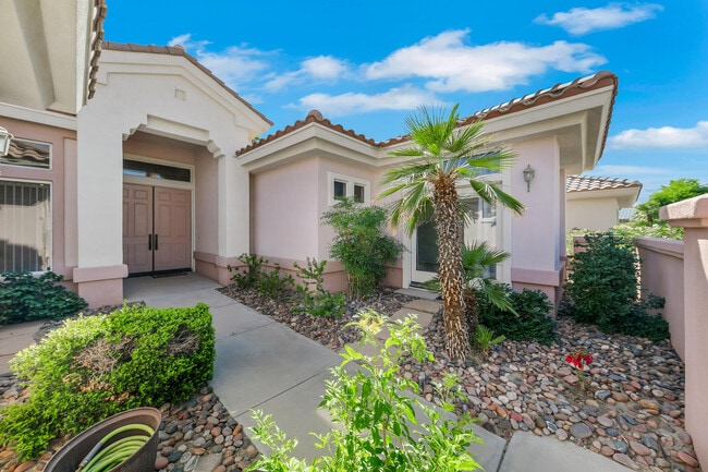 Photo - 78549 Links Dr