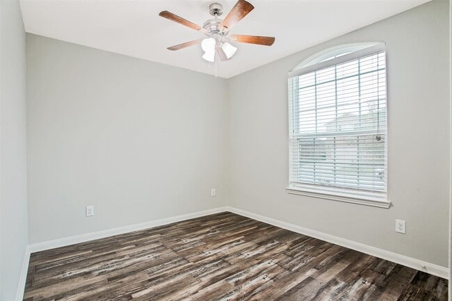 Photo - 104 Indigo Brush Dr