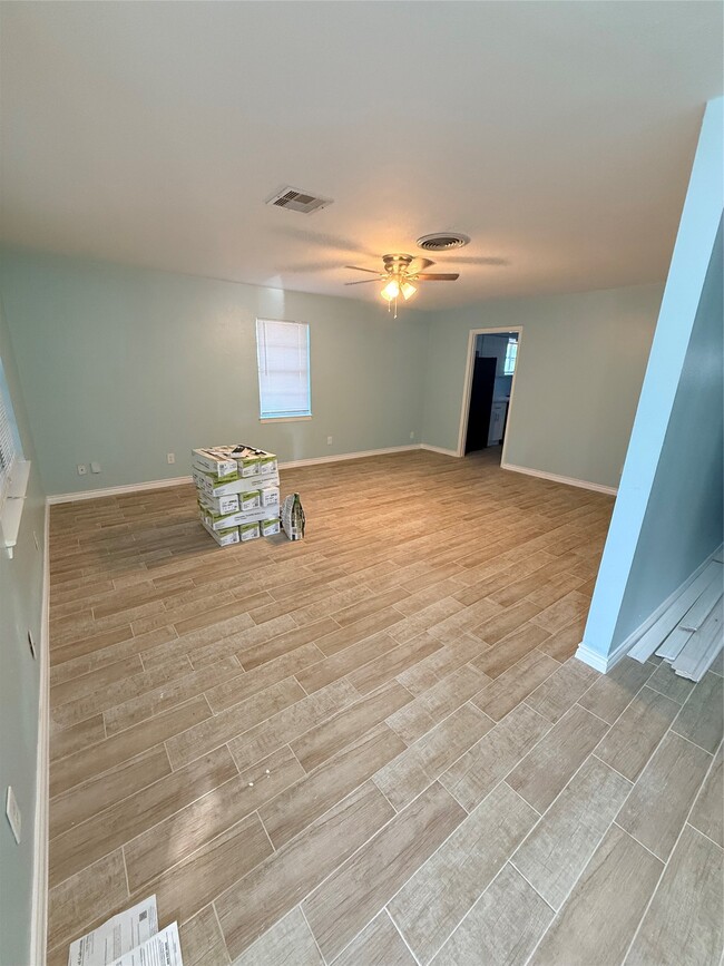 Photo - 5107 Avenue Q