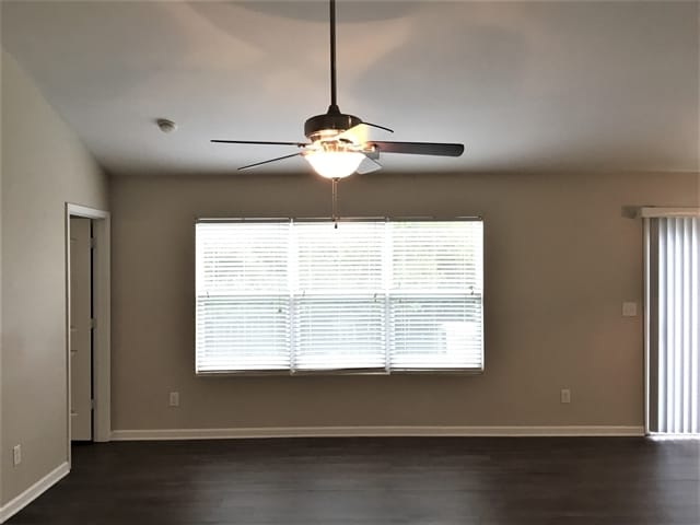 Photo - 517 Lindsborg Trl