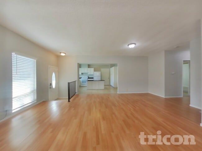 Photo - 573 Laurel St