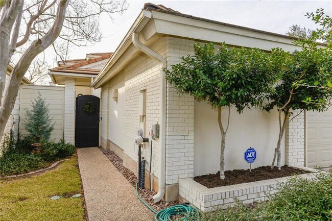 Photo - 4840 Twin Valley Dr