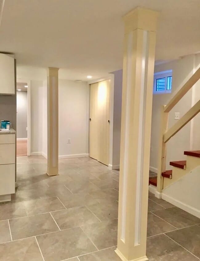 Photo - 113 Webster St NE