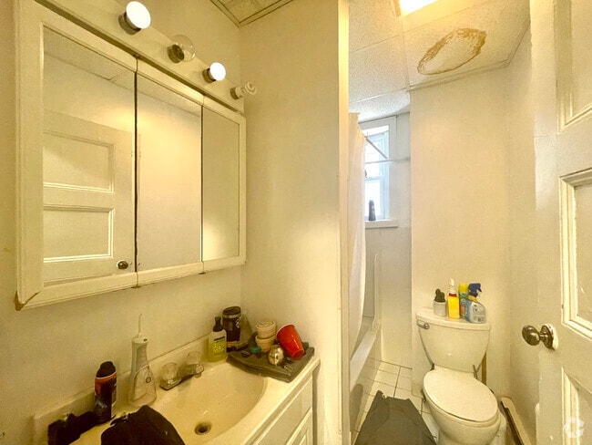 Building Photo - 13 Perry St Unit 1 Rental