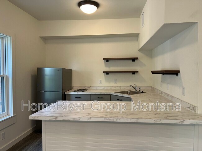 Photo - 508 S 3rd St W