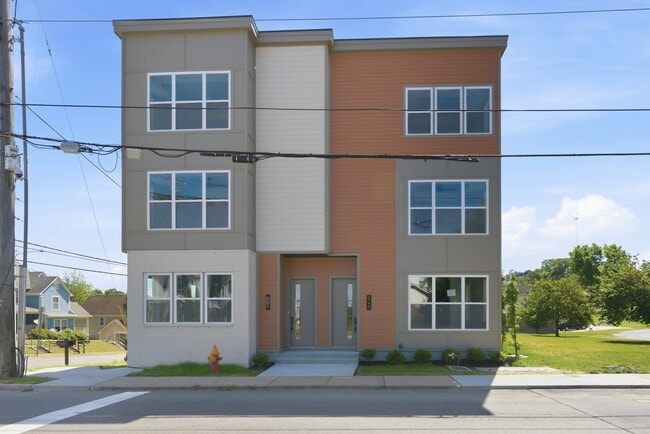 Photo - 626 40th Ave N