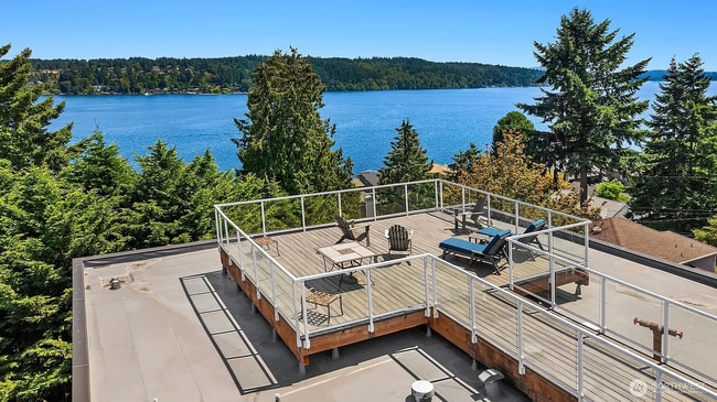 Rooftop deck with Lake Washington views - 3825 NE 155th Pl Unit 305