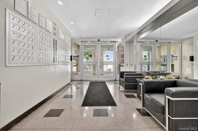 Photo - 6 Fordham Hill Oval Unit 14B