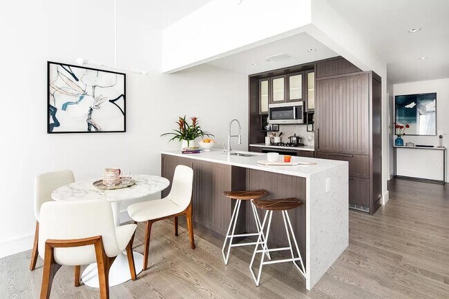 Photo - 510 E 14th St Unidad 310