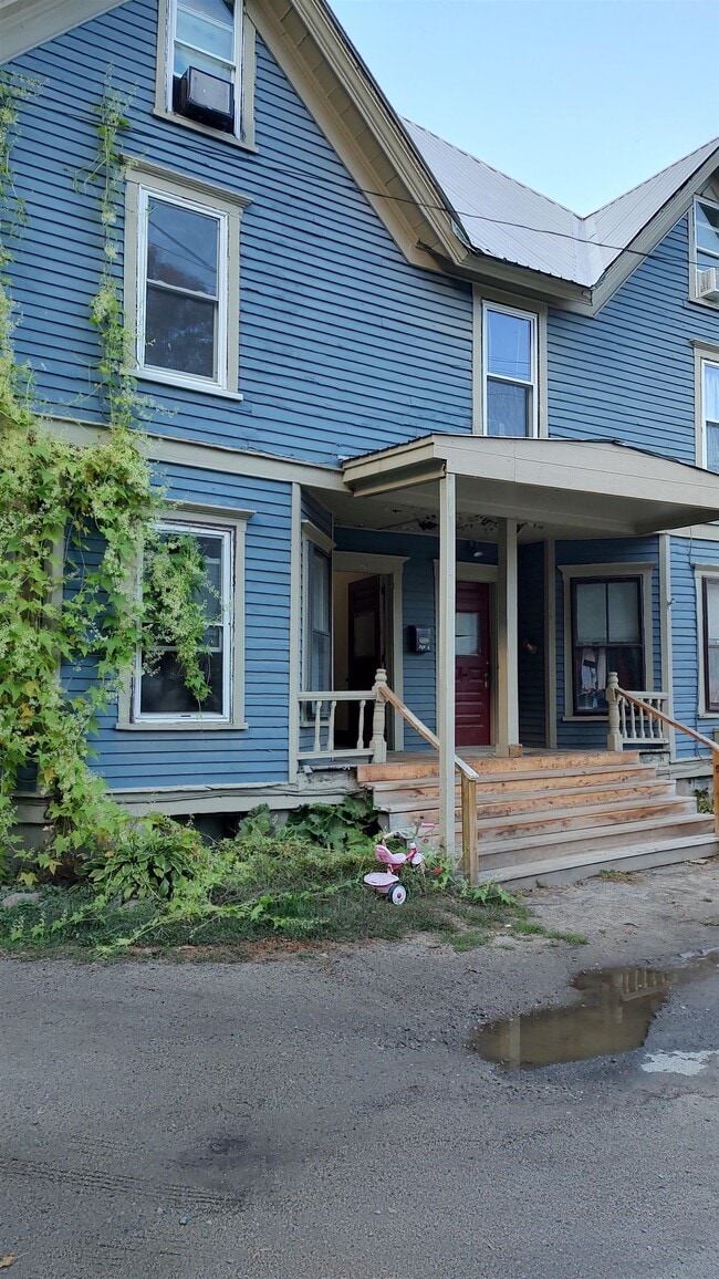 Building Photo - 13 Locust St Unit 4