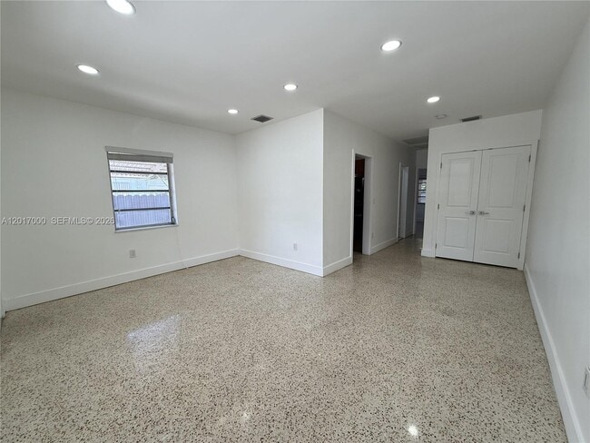 Photo - 155 SW 71st Ave Unit 1