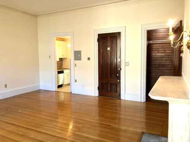 Photo - 105 Beacon St