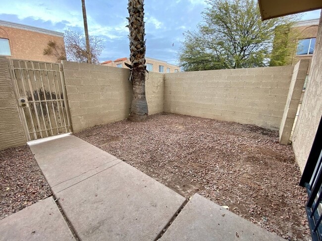 Photo - 3 Bedroom 1 Bathroom in Hallcraft Villas