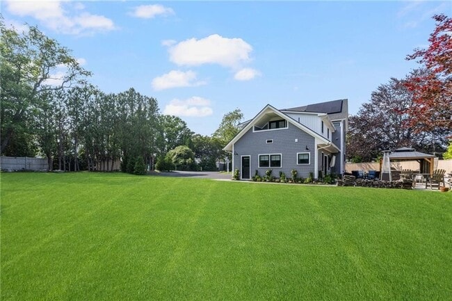 3 Oak St