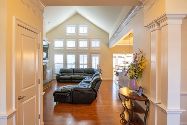 Photo - 6883 Birmingham Dr