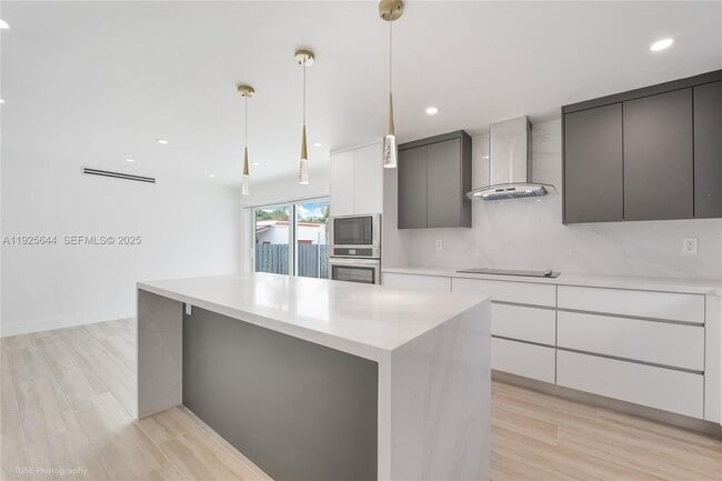 Photo - 1654 SW 18th Ave