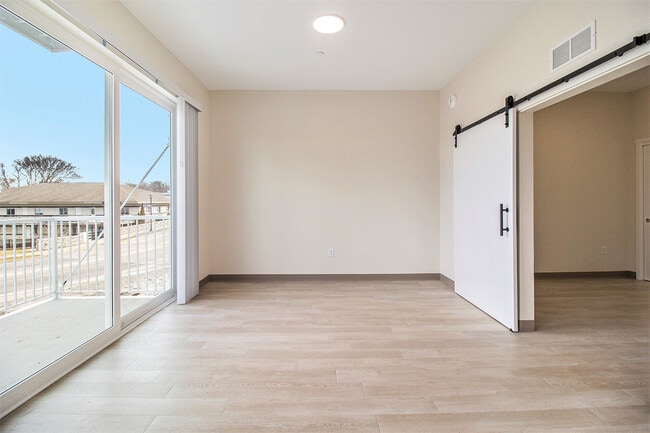 Photo - Harwood Flats