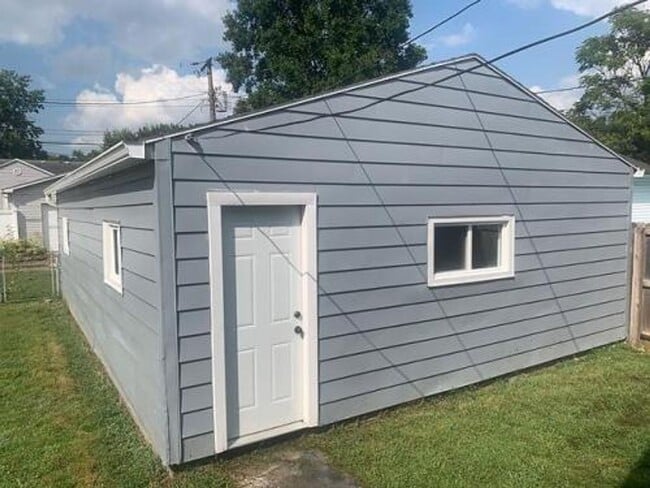 Photo - 2244 Park St