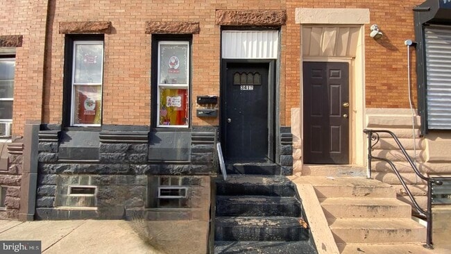Building Photo - 3412 N Front St Unit 1ST FLOOR
