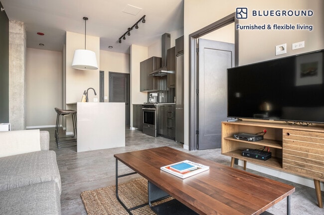 Photo - 939 W Washington Blvd Unidad FL14-ID274