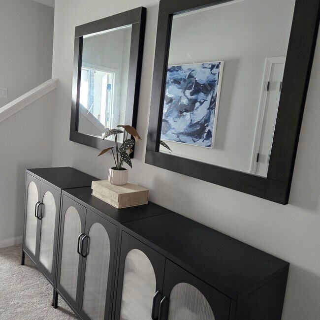 Photo - 347 Skylar Ct SE Casa