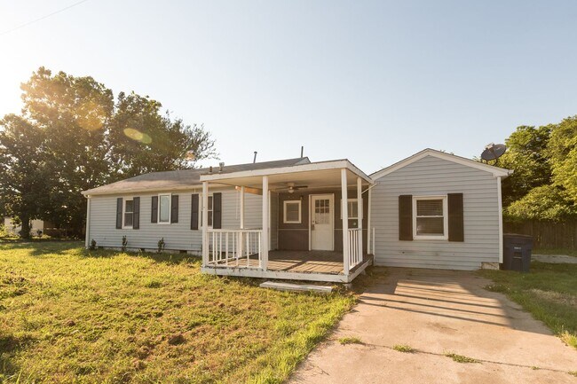 Photo - 3 Bed / 1 Bath in West Tulsa!