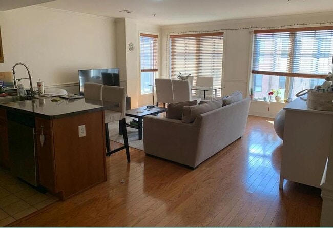 Photo - 1331 Grand St Unit 508