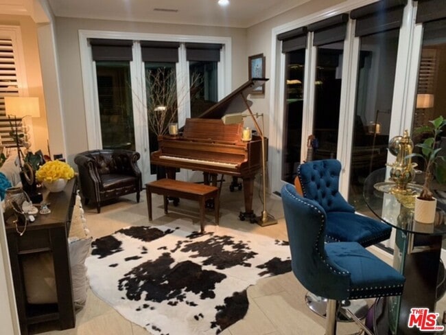 Photo - 51 Ivory Petal