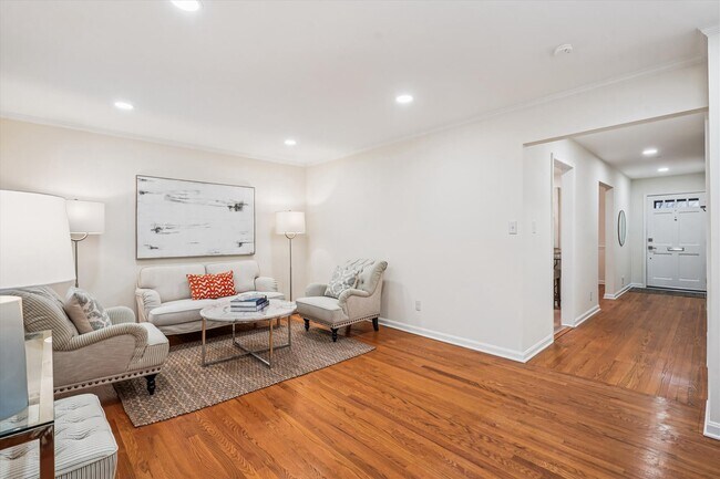 Photo - 1605 Dunterry Pl