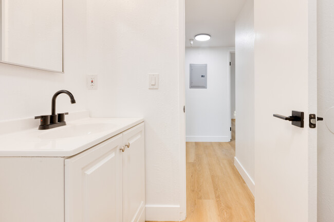 Photo - 3296 Franklin Ave Apartment Unit #9