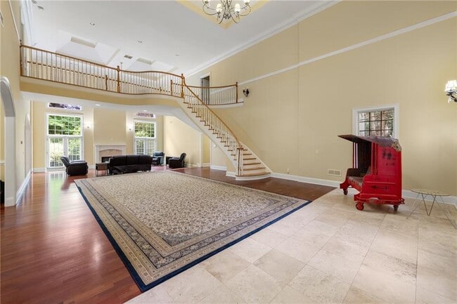 Photo - 680 W Paces Ferry Rd NW