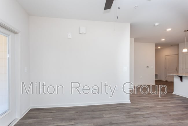 Photo - 210 Grove Cir Unidad APT. 303