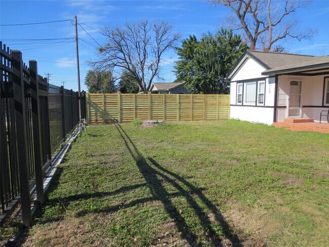 Photo - 3709 Gager St Unidad 1