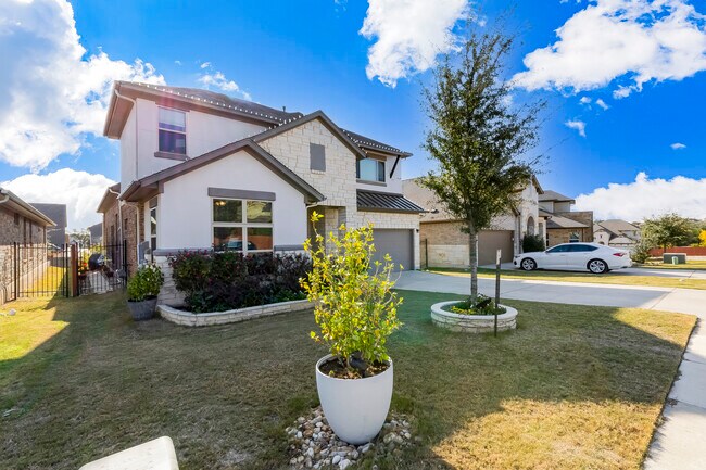 Photo - 722 Kingston Pl