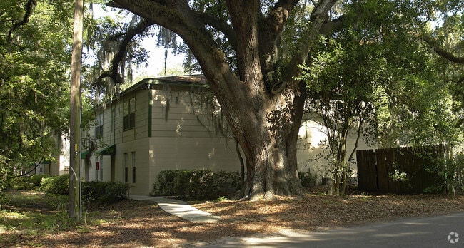 Centerpoint Apartments - Centerpoint Apartments