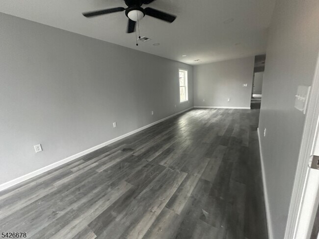 Photo - 194 N 1st St