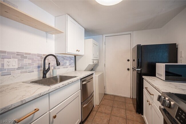Photo - 1428 Lorilyn Ave Unit 3