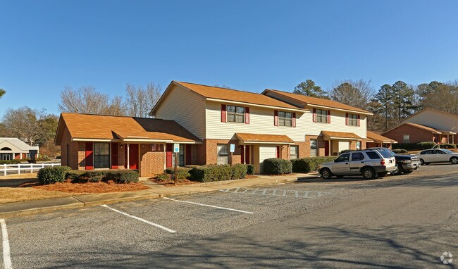 Evans Knoll Apartments - Evans Knoll Apartments