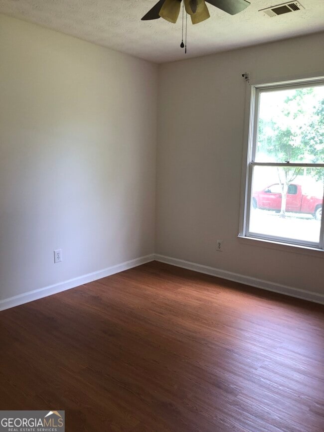 75 Oak Wood Ln