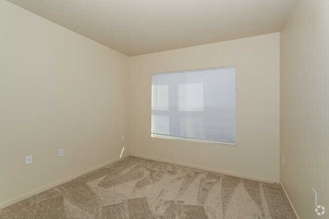 3BR, 2BA 1,078 SF
