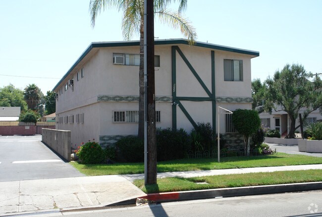 6944 - 6954 Coldwater Canyon Ave - 6944-6954 Coldwater Canyon Ave