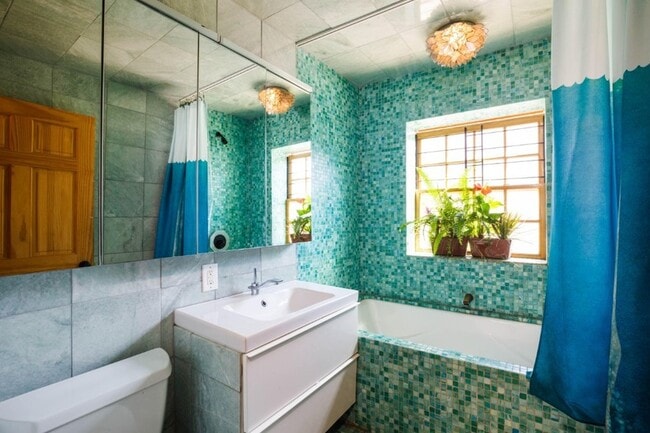 Photo - 125 Wolcott St