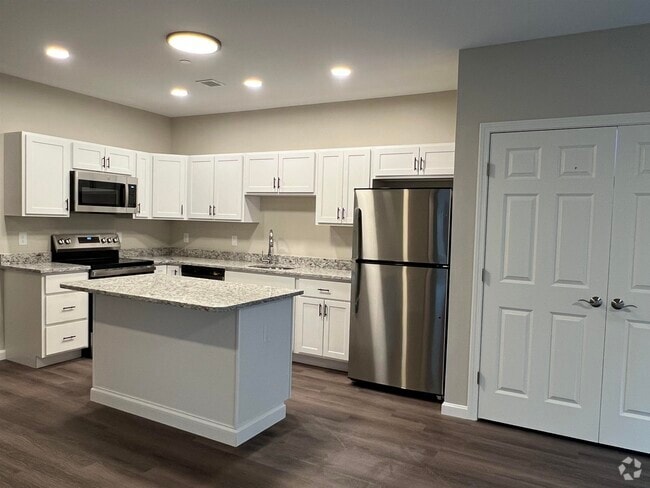 Building Photo - 217 Rockingham Rd Unit 205 Rental