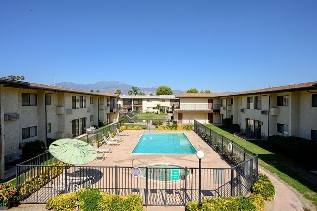 Park Columbia Apts